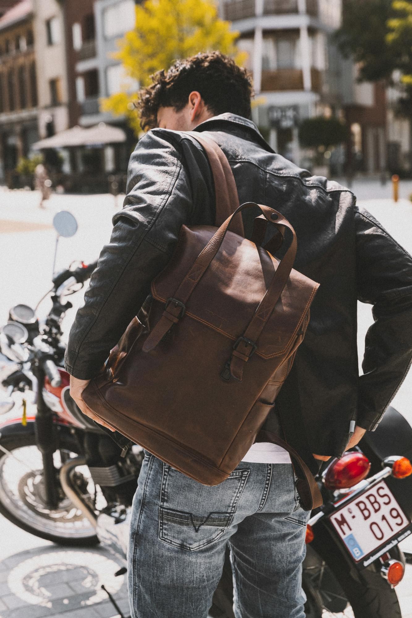 Productafbeelding Leather backpack with laptop pocket 15'6